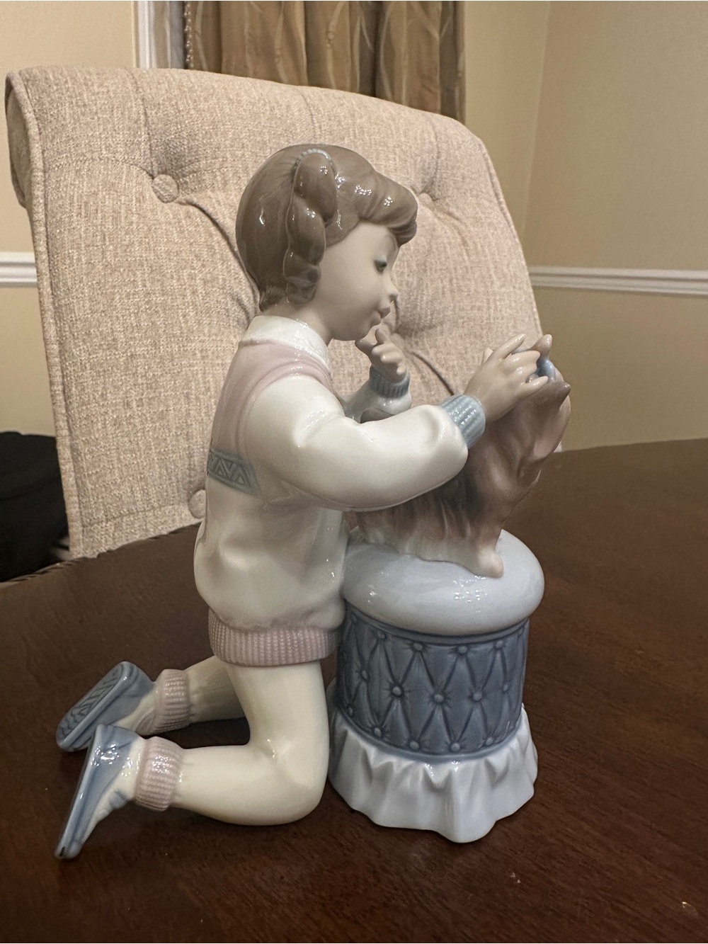 Lladró #6635 Girl Grooming Yorkshire Terrier Dog Porcelain Figurine Spain - Picture 3 of 6